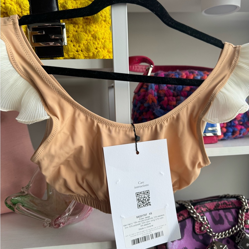 Sleeper Tan Ruffle Crop Top ๐ฅ - Picture 3 of 4